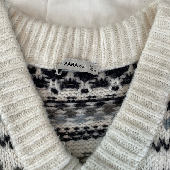 Zara Knit Sweater Vest - Picture 2 of 3